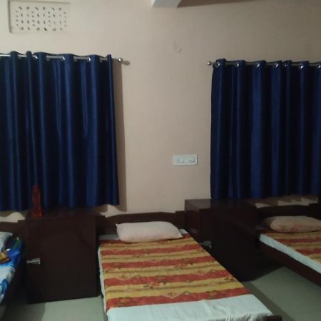 Last Chance Cafe And Guest House Rishīkesh Esterno foto