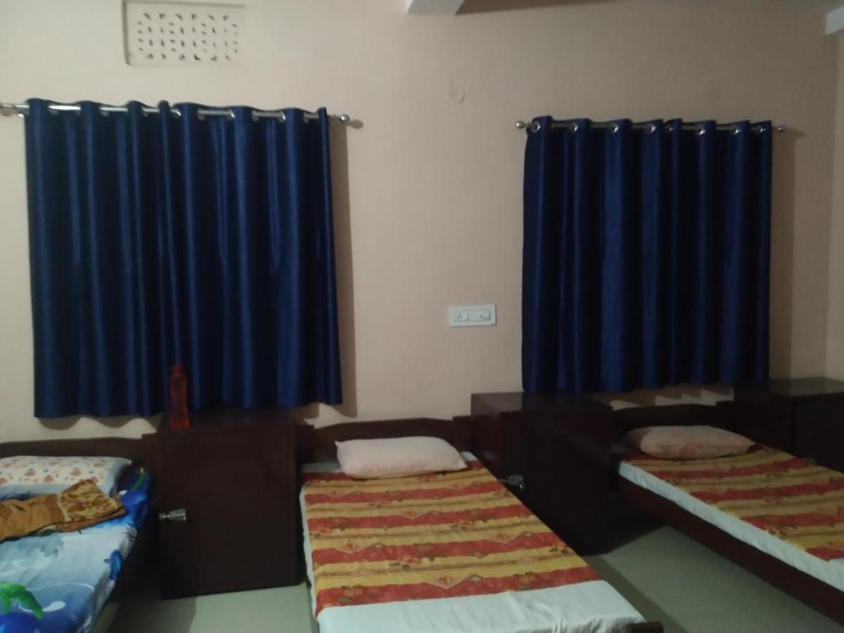 Last Chance Cafe And Guest House Rishīkesh Esterno foto