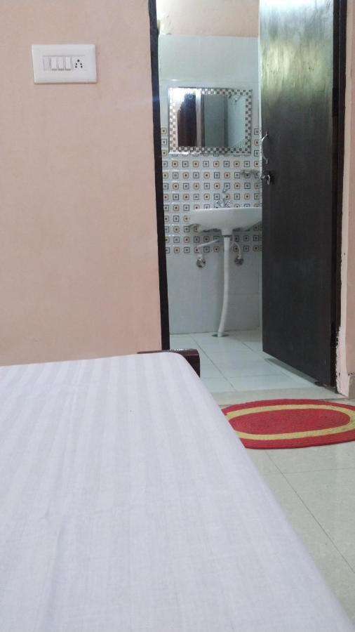 Last Chance Cafe And Guest House Rishīkesh Esterno foto