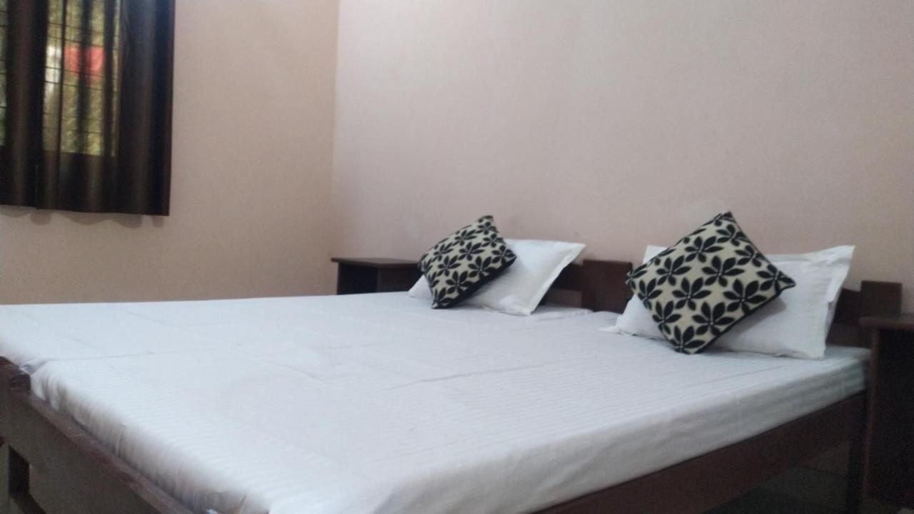 Last Chance Cafe And Guest House Rishīkesh Esterno foto