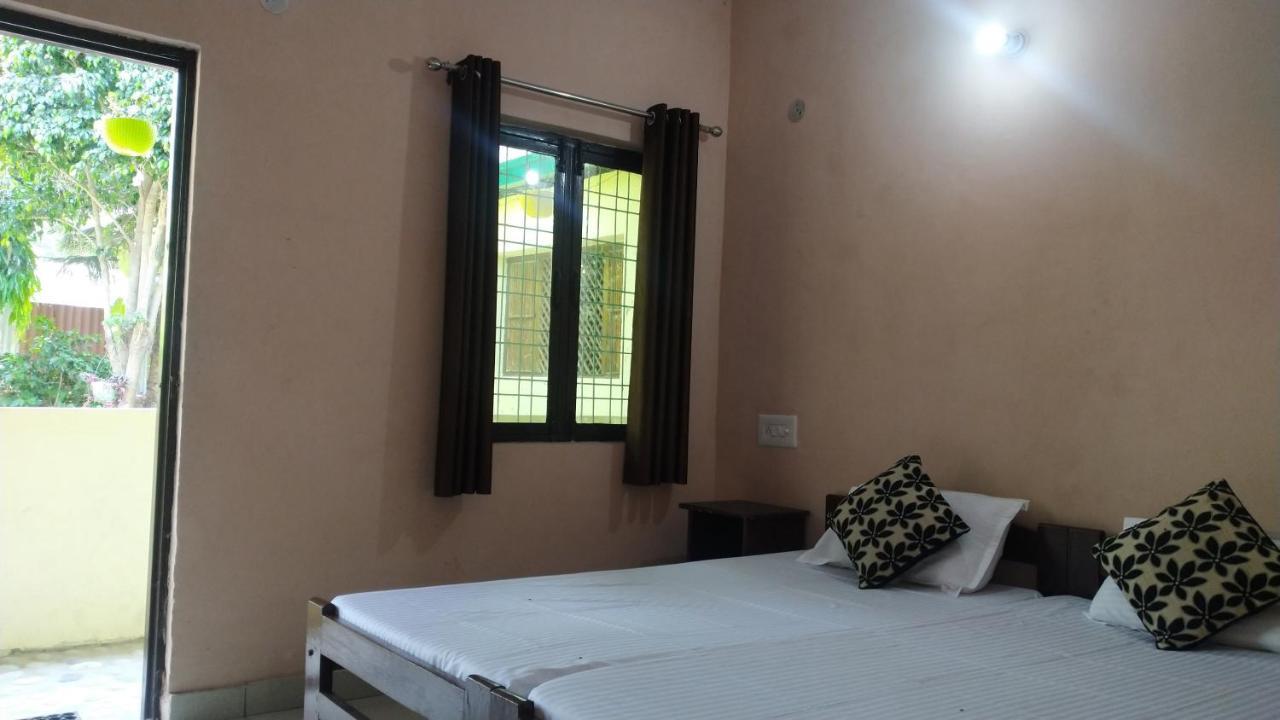 Last Chance Cafe And Guest House Rishīkesh Esterno foto